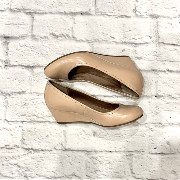 Giani Bernini Shoes Tan Patent Leather Giant Bernini Wedge Heels